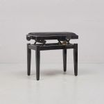 555910 Piano stool